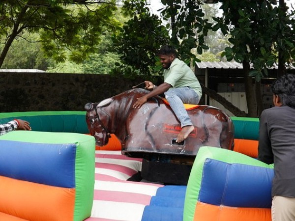 Mad Bull ride Game On Chennai